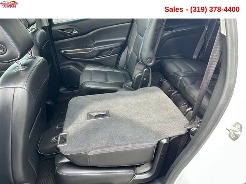 Used 2019 GMC Acadia SLT AWD/4WD image 24