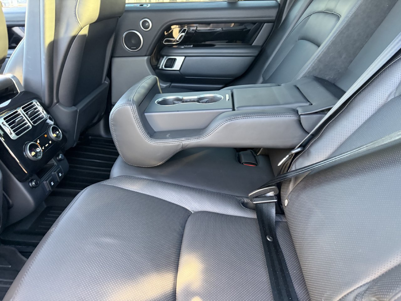 Used 2020 Land Rover Range Rover HSE AWD/4WD image 18