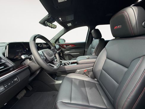 New 2026 Chevrolet Traverse Z71 w/ Enhanced Driving Package AWD/4WD image 9