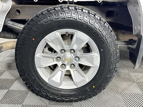 Used 2023 Chevrolet Silverado 1500 LT AWD/4WD image 31