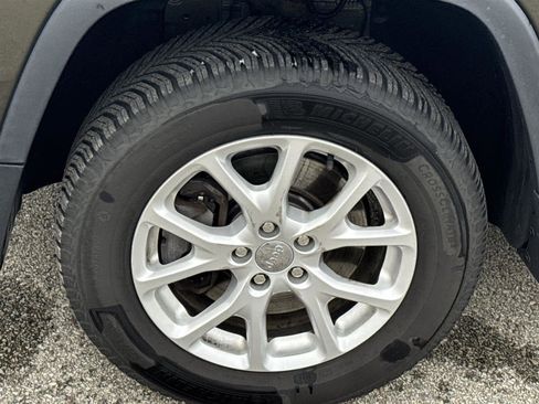 Used 2014 Jeep Cherokee Latitude w/ Cold Weather Group image 11