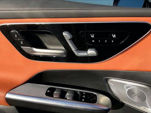 Used 2024 Mercedes-Benz GLC 300 image 26