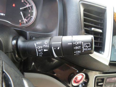 Used 2016 Honda Pilot Touring image 19