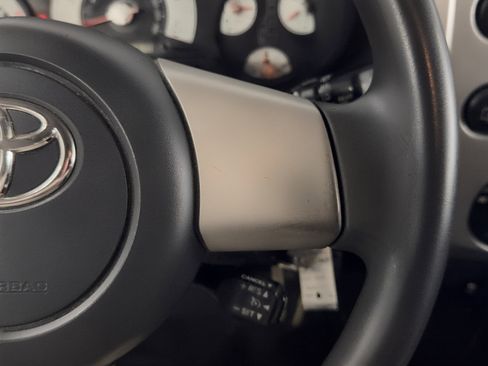 Used 2010 Toyota FJ Cruiser 2WD image 22