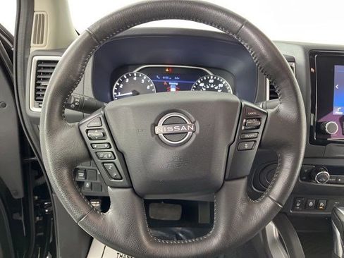 Used 2023 Nissan Frontier SV w/ SV Convenience Package image 18