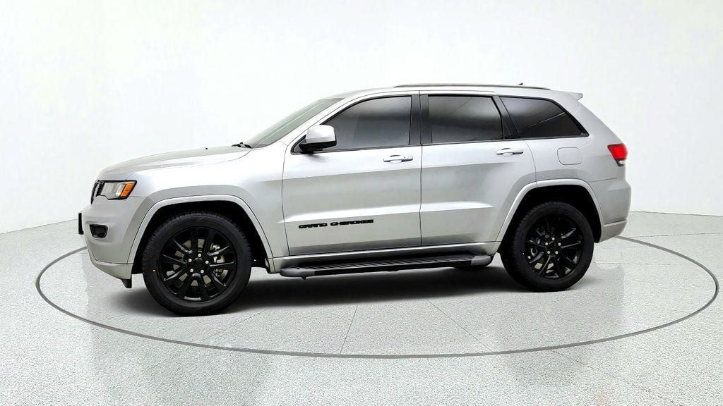 Used 2021 Jeep Grand Cherokee Laredo X AWD/4WD image 8