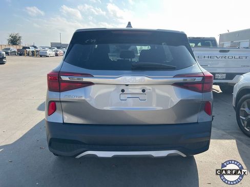 Used 2022 Kia Seltos LX image 3
