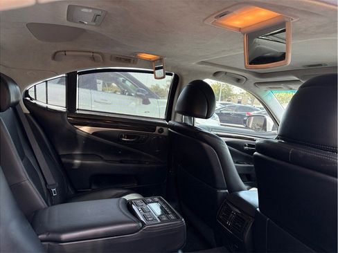 Used 2013 Lexus LS 460 w/ Ultra Luxury Pkg RWD image 29