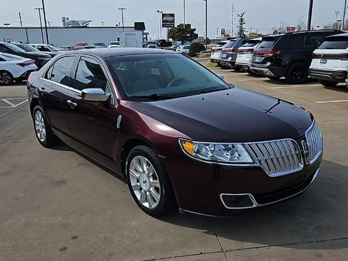 Used 2011 Lincoln MKZ image 3