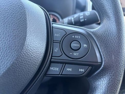 Certified 2025 Toyota RAV4 XLE FWD image 27