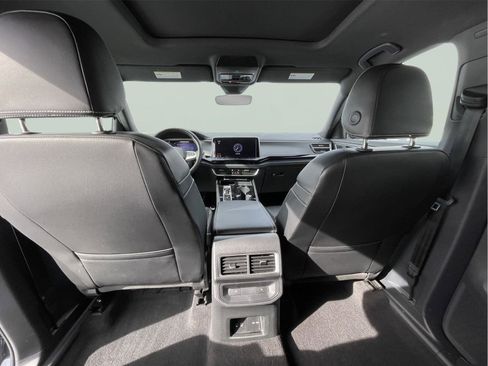 Used 2024 Volkswagen Atlas Cross Sport SEL R-Line image 18