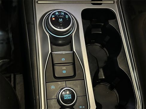 Used 2020 Ford Explorer XLT w/ Comfort Package image 16