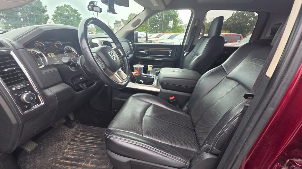 Used 2018 RAM 1500 Laramie w/ Convenience Group AWD/4WD image 3