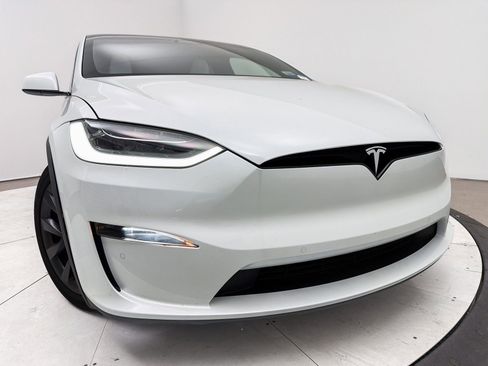 Used 2022 Tesla Model X Plaid image 4