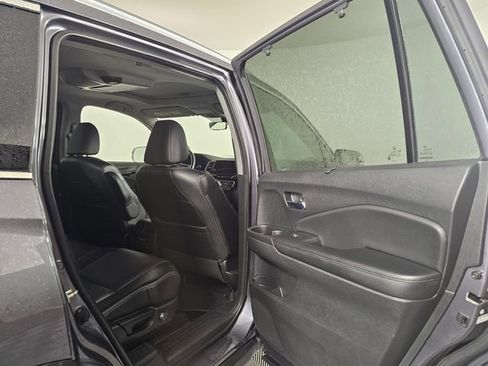 Used 2021 Honda Pilot Touring image 15
