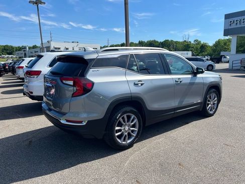Used 2023 GMC Terrain SLT w/ Tech Package AWD/4WD image 2