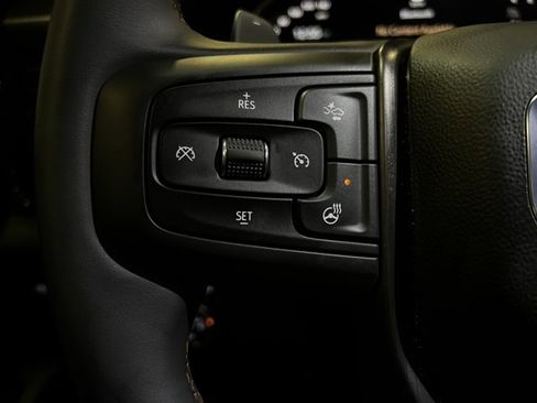 Used 2025 GMC Sierra 1500 AT4 w/ AT4 Preferred Package image 11