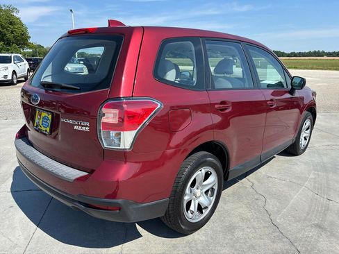 Used 2017 Subaru Forester 2.5i AWD/4WD image 4