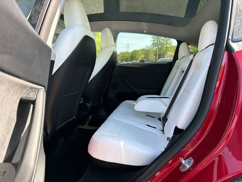Used 2024 Tesla Model Y Performance AWD/4WD image 15