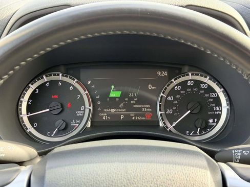 Certified 2024 Toyota Highlander LE image 9