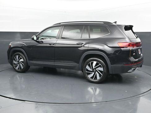 Used 2025 Volkswagen Atlas SE AWD/4WD image 3