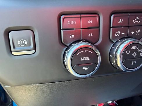 Certified 2023 GMC Sierra 1500 AT4 w/ AT4 Premium Package AWD/4WD image 30