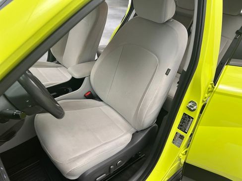 Used 2024 Hyundai Kona SEL image 9