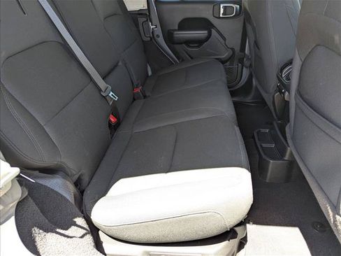 Used 2023 Jeep Wrangler Unlimited AWD/4WD image 19