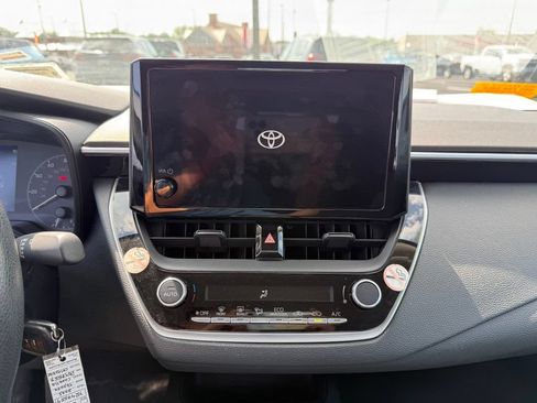 Used 2023 Toyota Corolla LE FWD image 12
