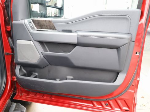 Used 2024 Ford F350 Lariat w/ Black Appearance Package image 41