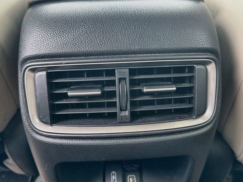 Used 2018 Honda CR-V Touring image 21