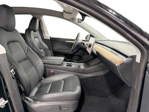 Used 2023 Tesla Model Y AWD image 13
