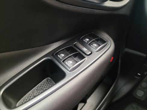 Used 2019 FIAT 500L Pop w/ Popular Equipment Group image 27