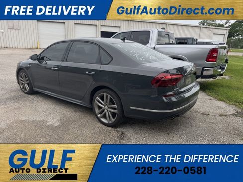 Used 2018 Volkswagen Passat 2.0T R-Line w/ R-Line Lighting Package FWD image 5