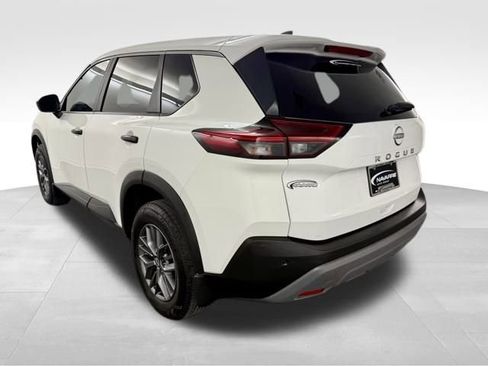 Used 2023 Nissan Rogue S image 6