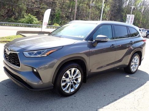 Used 2021 Toyota Highlander Limited AWD/4WD image 10