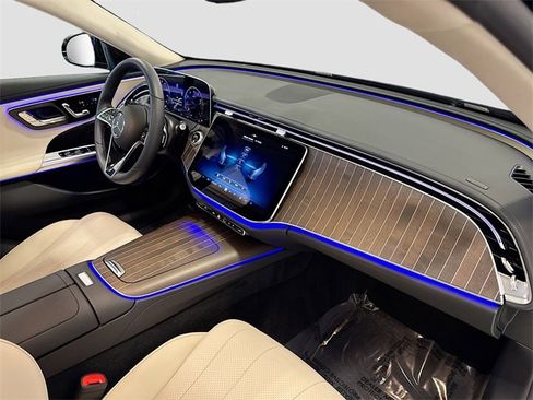 Certified 2025 Mercedes-Benz E 350 4MATIC Sedan image 31