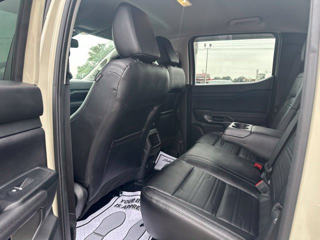 Used 2025 Ford Ranger Lariat w/ Black Appearance Package RWD image 28