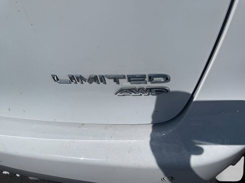 Used 2022 Chrysler Pacifica Limited image 12