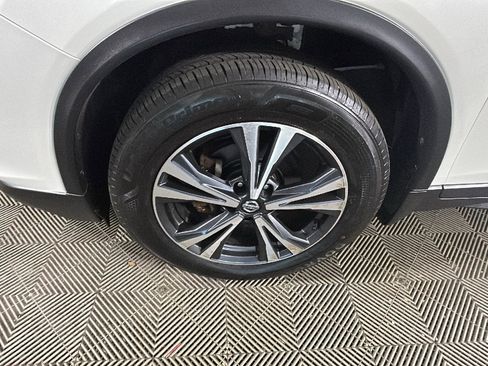 Used 2020 Nissan Rogue SV AWD/4WD image 10