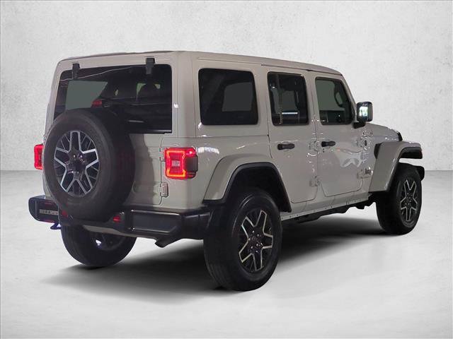 Used 2026 Jeep Wrangler Unlimited Sahara AWD/4WD image 5