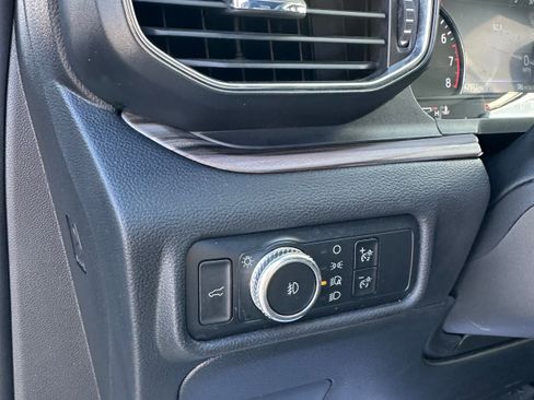 Used 2020 Ford Explorer Limited image 17