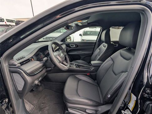 New 2026 Jeep Compass Latitude image 10