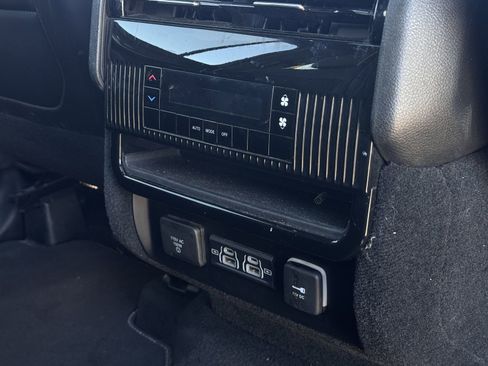 Used 2022 Jeep Wagoneer Series II w/ Premium Group I image 29