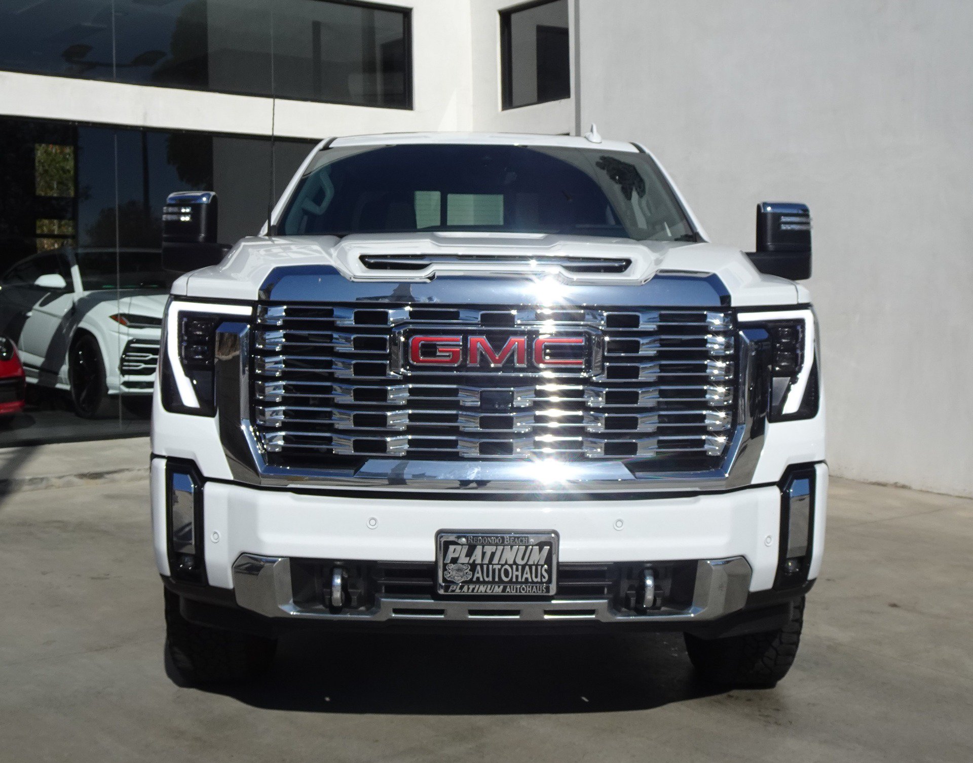 Used 2025 GMC Sierra 2500 Denali w/ Denali Reserve Package AWD/4WD image 3