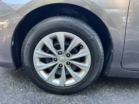 Used 2016 Toyota Camry LE FWD image 36