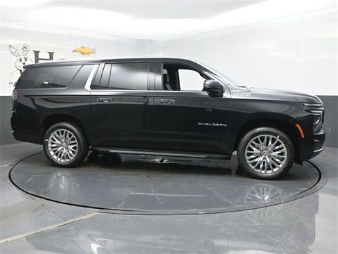New 2026 Chevrolet Suburban High Country image 1