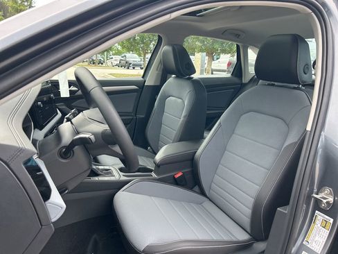 New 2025 Volkswagen Jetta SE image 15