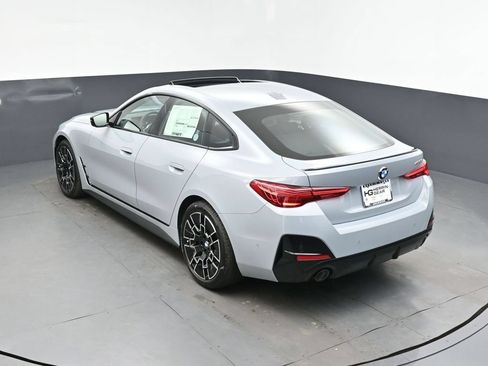 Used 2026 BMW 430i w/ M Sport Package RWD image 33