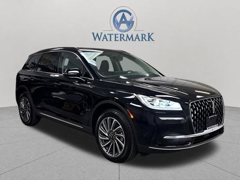 Used 2025 Lincoln Corsair Reserve w/ Equipment Group 202A FWD image 10